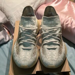MEN’s AUTHENTIC adidas Yeezy Boost 380 Calcite Glow size 9.5